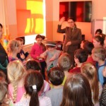 Kuna, która nie znalazła swojej pary musiała wykonać 10 przysiadów…-001